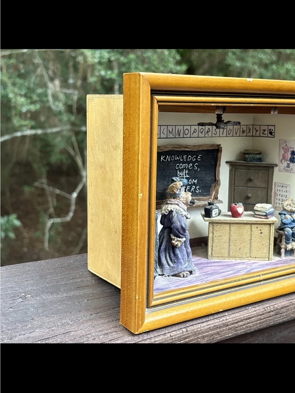 Boyds Bears Schoolhouse Shadow Box Diorama Classroom Teacher Bearstone Vintage